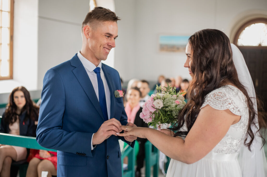 Abielu sõlmimine Vainupea kabelis I Fotograaf Reti Kokk