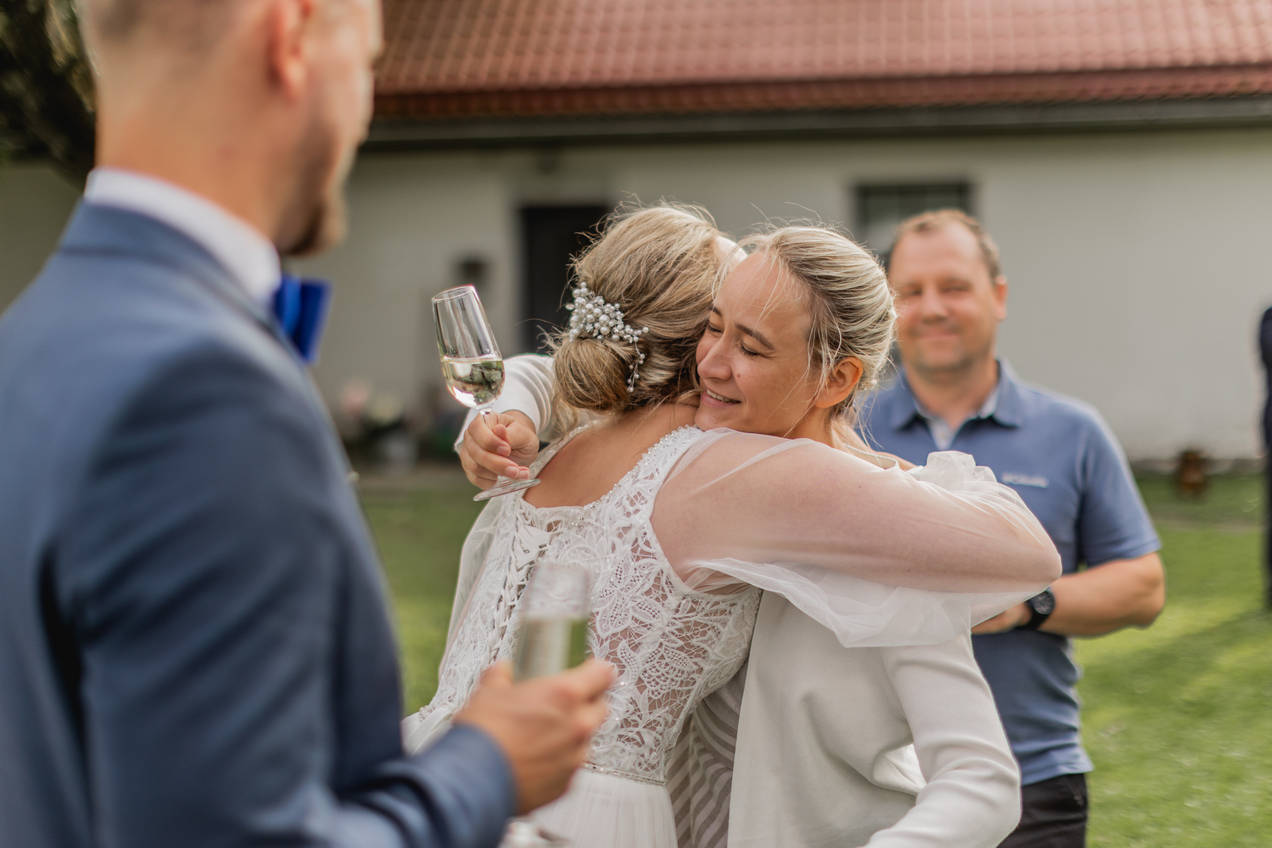 Pulmapidu Ojaäärse loodusmaja õuel I Fotograaf Reti Kokk