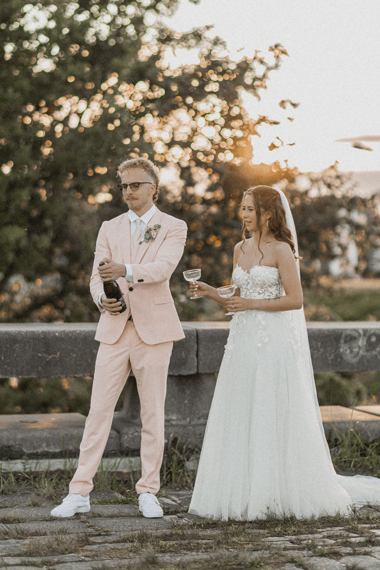 Pruutpaari loojangusessioon linnahalli peal I Pulmakorraldaja Oh Ruby I Pulmafotograaf Reti Kokk